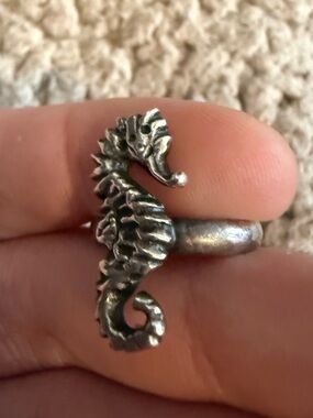 Seahorse sterling silver ring!!